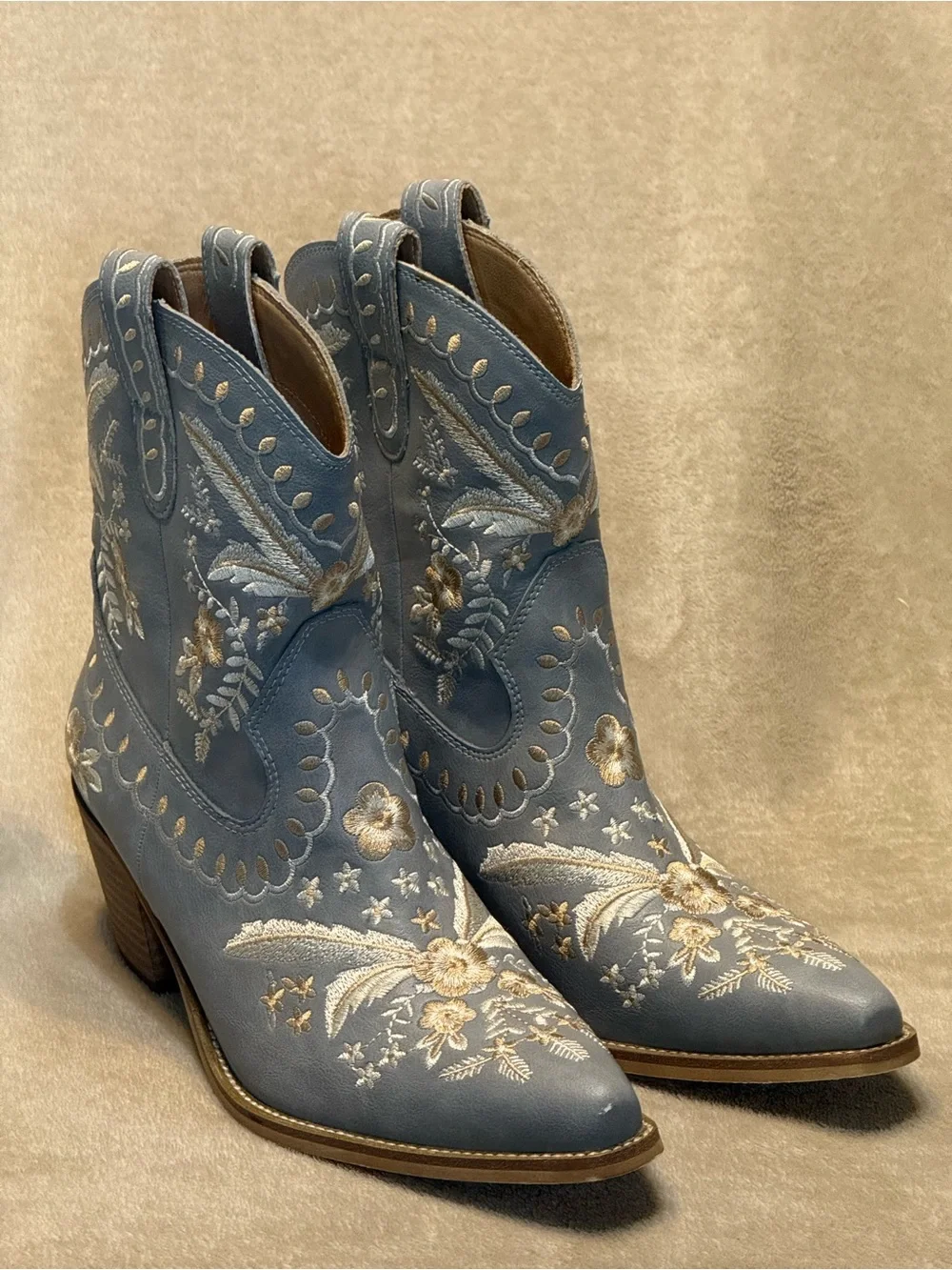 Mi.iM Size 8 Grey Floral Embroidered Western Boots Dingo Primrose Dupe